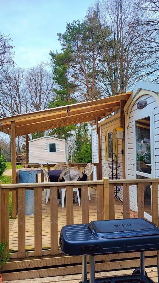 Camping Marvilla Parks -Parc Des Roches 91530 Saint-Chéron Buitenkant foto