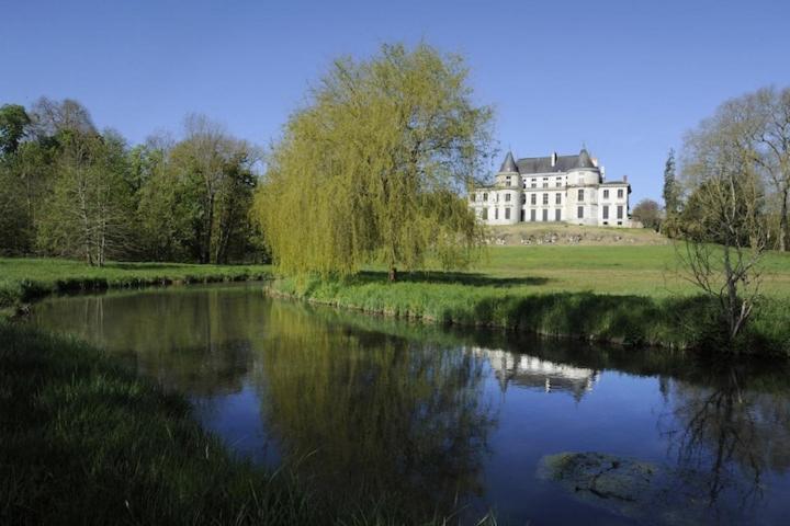 Camping Marvilla Parks -Parc Des Roches 91530 Saint-Chéron Buitenkant foto