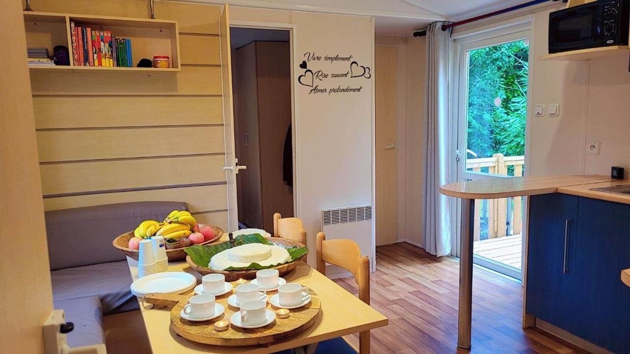 Camping Marvilla Parks -Parc Des Roches 91530 Saint-Chéron Buitenkant foto