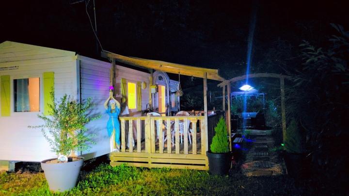 Camping Marvilla Parks -Parc Des Roches 91530 Saint-Chéron Buitenkant foto