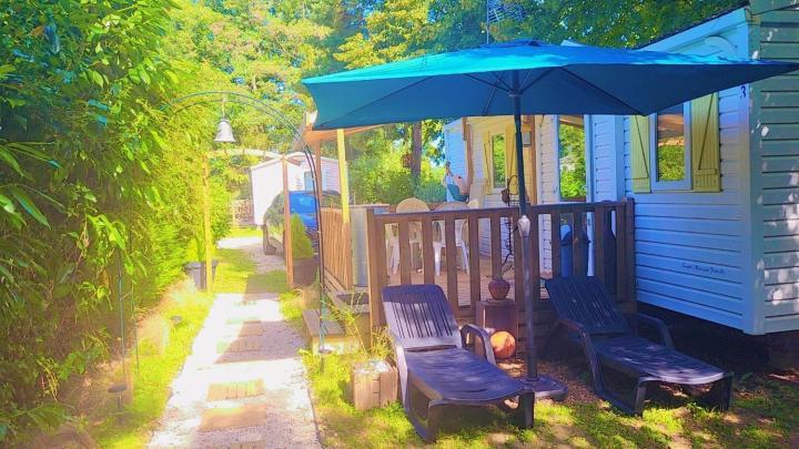 Camping Marvilla Parks -Parc Des Roches 91530 Saint-Chéron Buitenkant foto